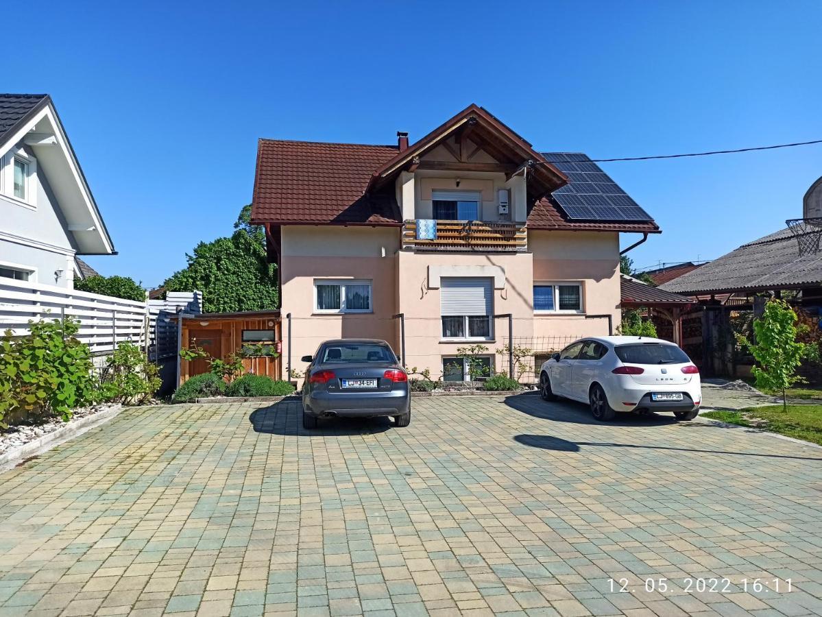 Vagon - Studio - Near Btc, Ljubljana Apartment Ngoại thất bức ảnh